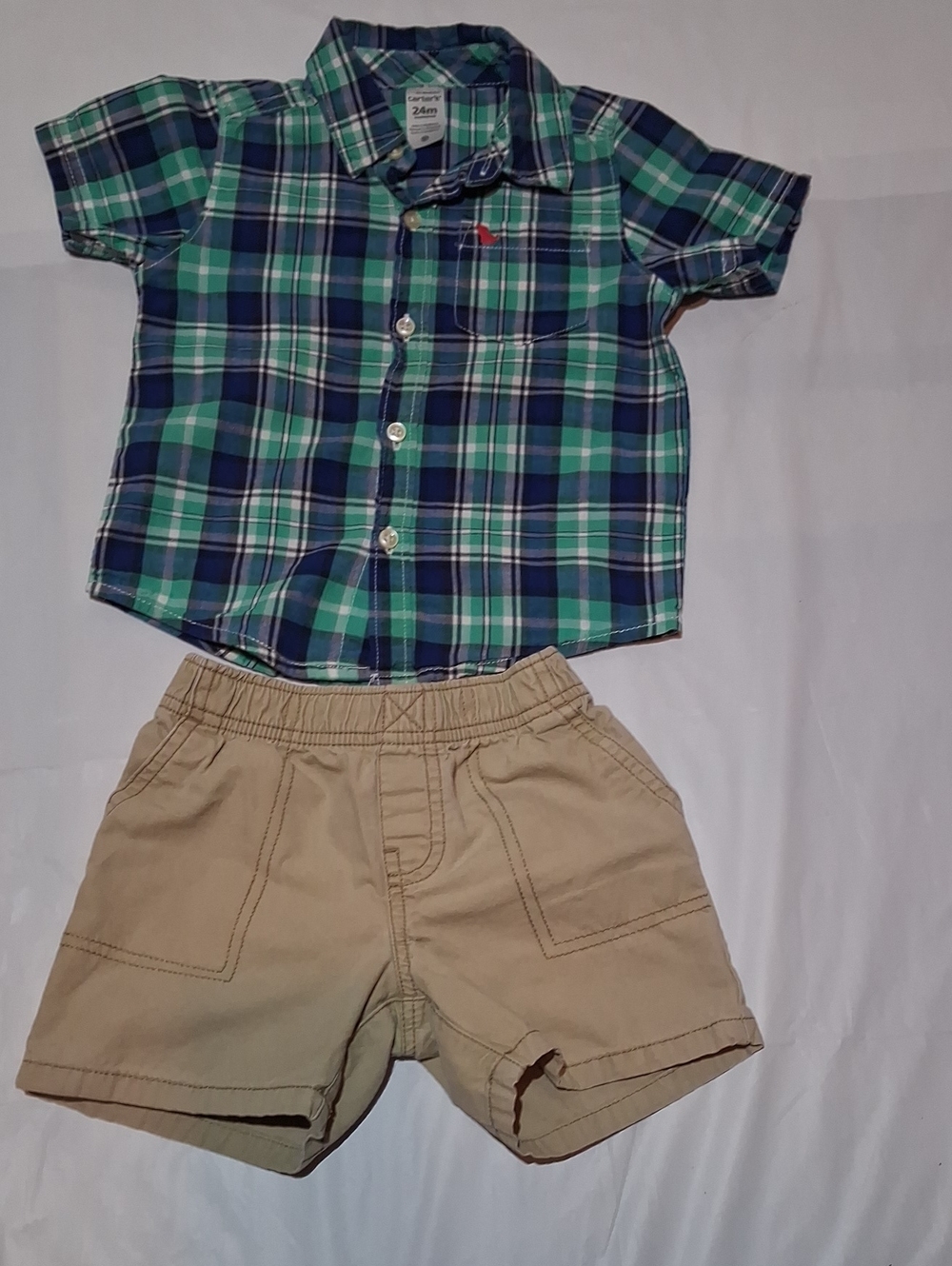 ✨ Carter’s Baby Boy Green/Navy Plaid Button-Front Top & Khaki Shorts Set 24M ✨